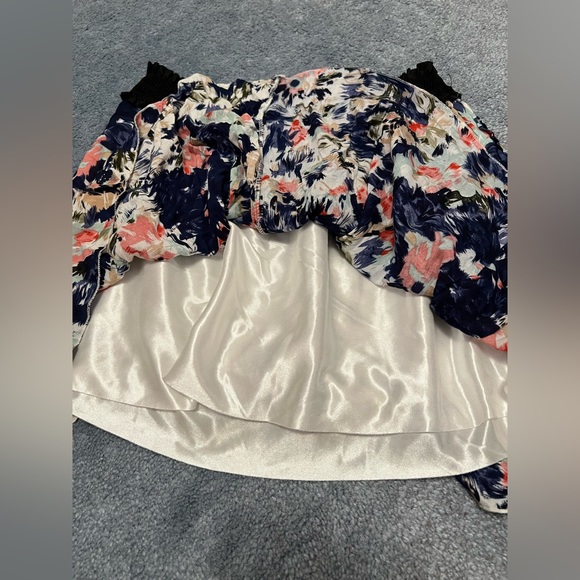 Multi-Coloured Floral Skirt Size XS/S - Picture 2 of 3